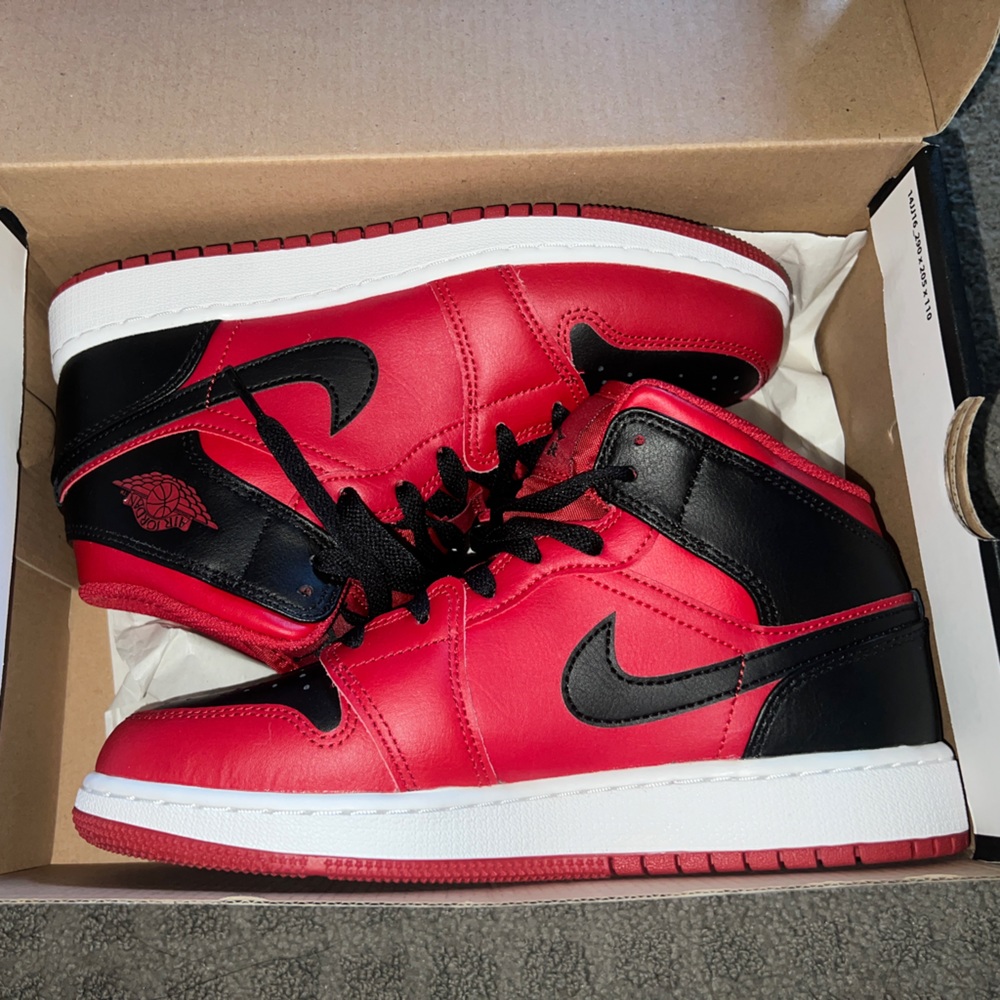 Jordan 1 mids GS